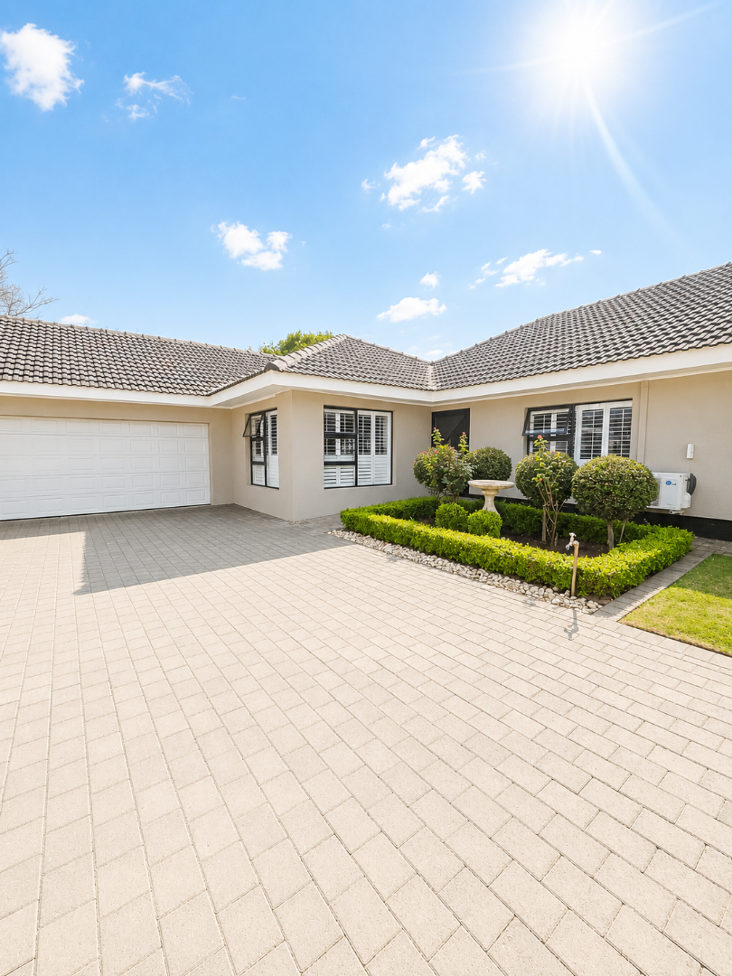 5 Bedroom Property for Sale in Flamwood North West